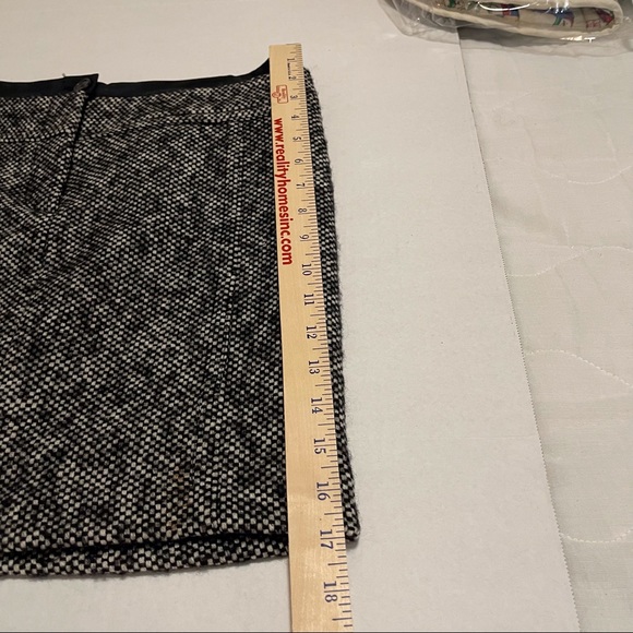 Ann Taylor Loft Knee Length Career Skirt l Color Black l Size 8 - Picture 6 of 15